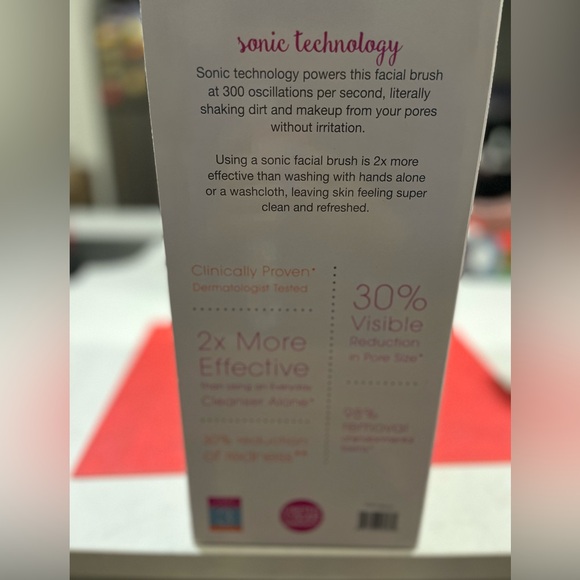 CONAIR NIB AUTHENTIC TRUE GLOW SONIC FACIAL BRUSH WITH UV STERILIZER - Picture 8 of 11